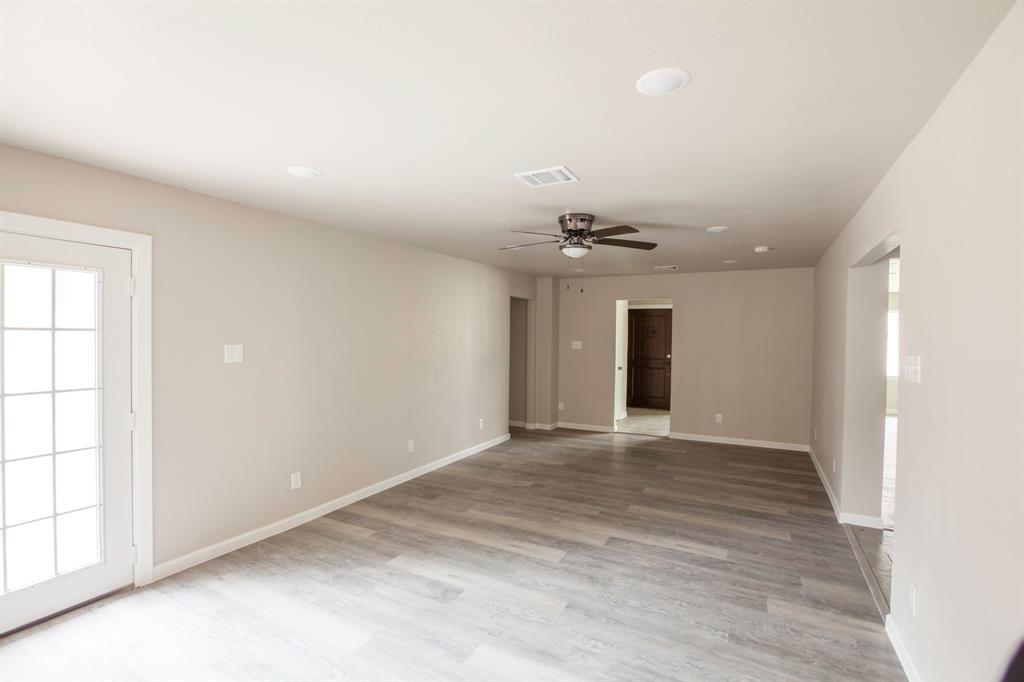 2386 Chart Drive Dallas, TX 75228 - Photo 33 of 40