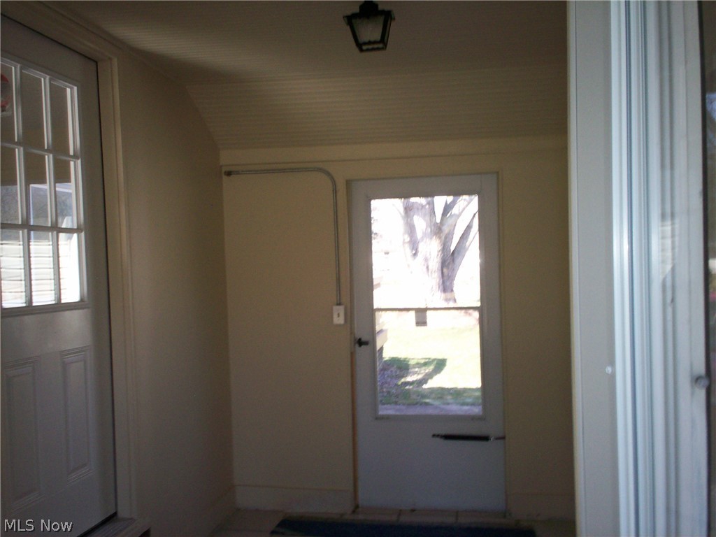 141 West Caston Road New Franklin, OH 44319 - Photo 2 of 25