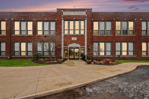 $269,900 | 500 Erie Street, Unit 204, South Haven, MI 49090