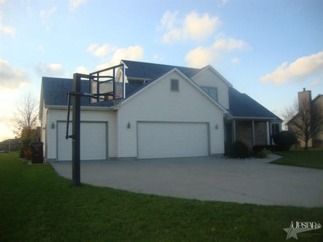 403 Hunters Ridge Auburn, IN 46706 - Photo 18 of 18 Gallery Image 18