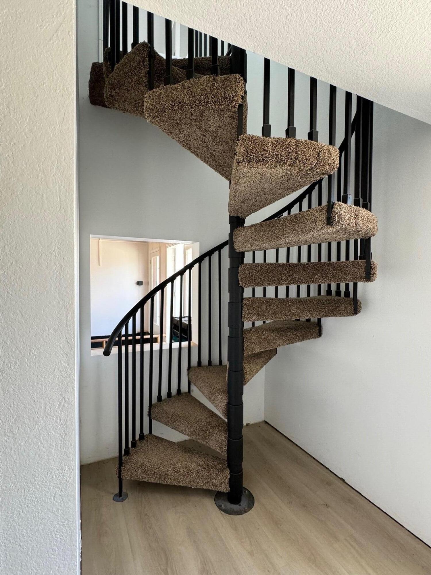 2140 Sweeney Road Lompoc, CA 93436 - Photo 19 of 63 Stairs