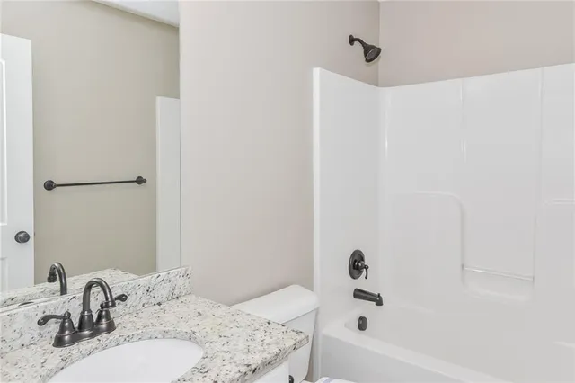 $2,470 | 1309 Northwest High View Drive, Grain Valley, MO 64029