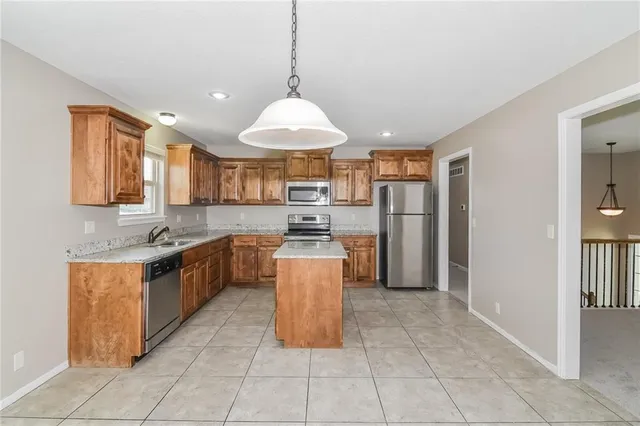 $2,470 | 1309 Northwest High View Drive, Grain Valley, MO 64029