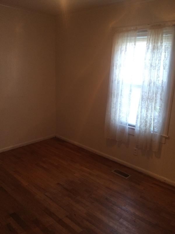 4906 Coster Road Knoxville, TN 37912 - Photo 11 of 20 IMG_02131