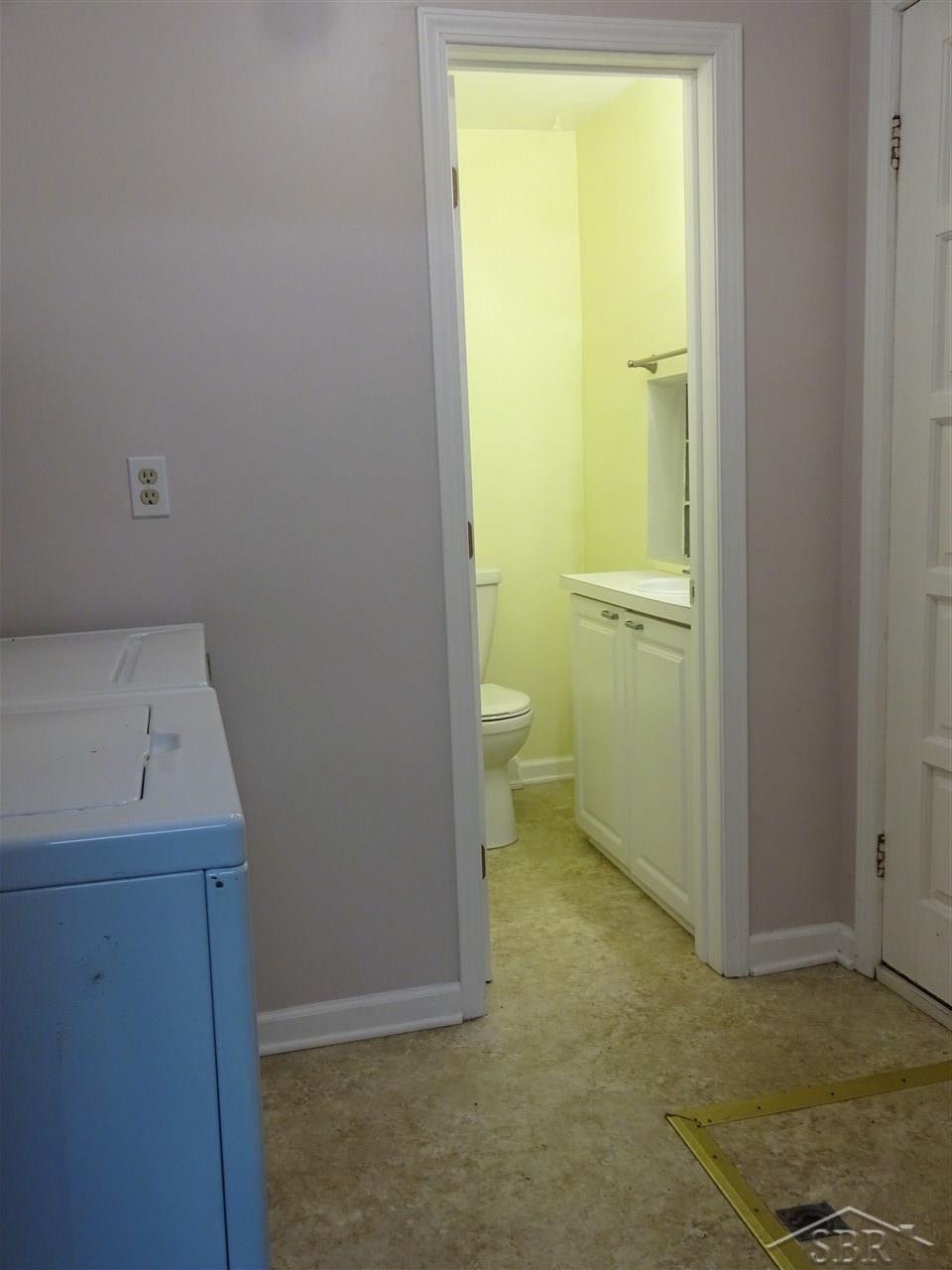 2929 Hemmeter Road Saginaw, MI 48603 - Photo 14 of 17 31384843-13.JPG