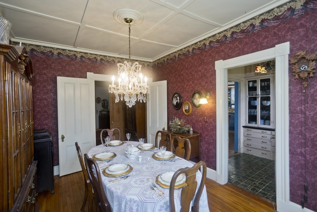 2 Crescent Hill Springfield, MA 01105 - Photo 16 of 42
