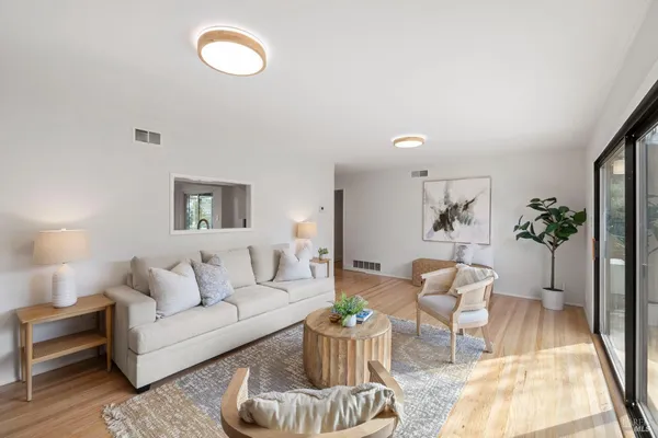 $1,395,000 | 35 Corte Alta, Novato, CA 94949