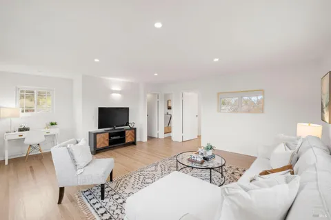 $1,395,000 | 35 Corte Alta, Novato, CA 94949