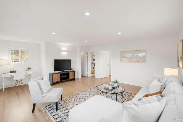 $1,395,000 | 35 Corte Alta, Novato, CA 94949