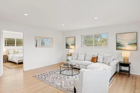 $1,395,000 | 35 Corte Alta, Novato, CA 94949