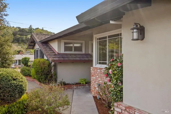 $1,395,000 | 35 Corte Alta, Novato, CA 94949