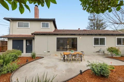 $1,395,000 | 35 Corte Alta, Novato, CA 94949