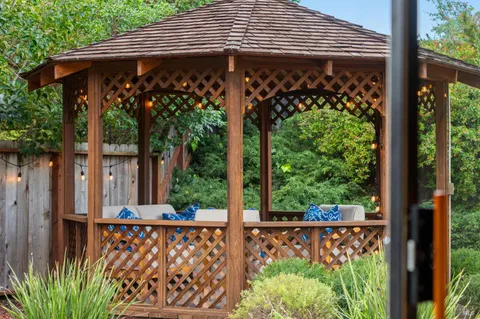 $1,395,000 | 35 Corte Alta, Novato, CA 94949