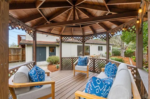 $1,395,000 | 35 Corte Alta, Novato, CA 94949