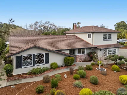 $1,395,000 | 35 Corte Alta, Novato, CA 94949