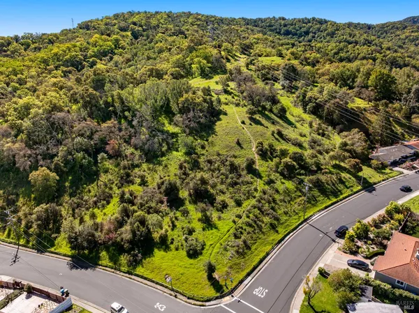 $1,395,000 | 35 Corte Alta, Novato, CA 94949