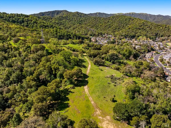 $1,395,000 | 35 Corte Alta, Novato, CA 94949