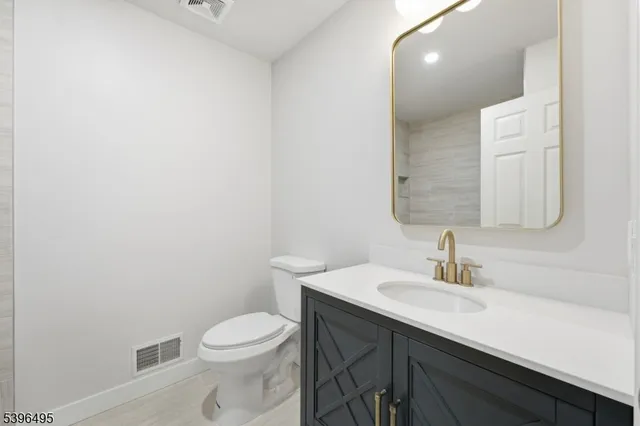 $599,900 | 71 Washington Court, Montville, NJ 07082