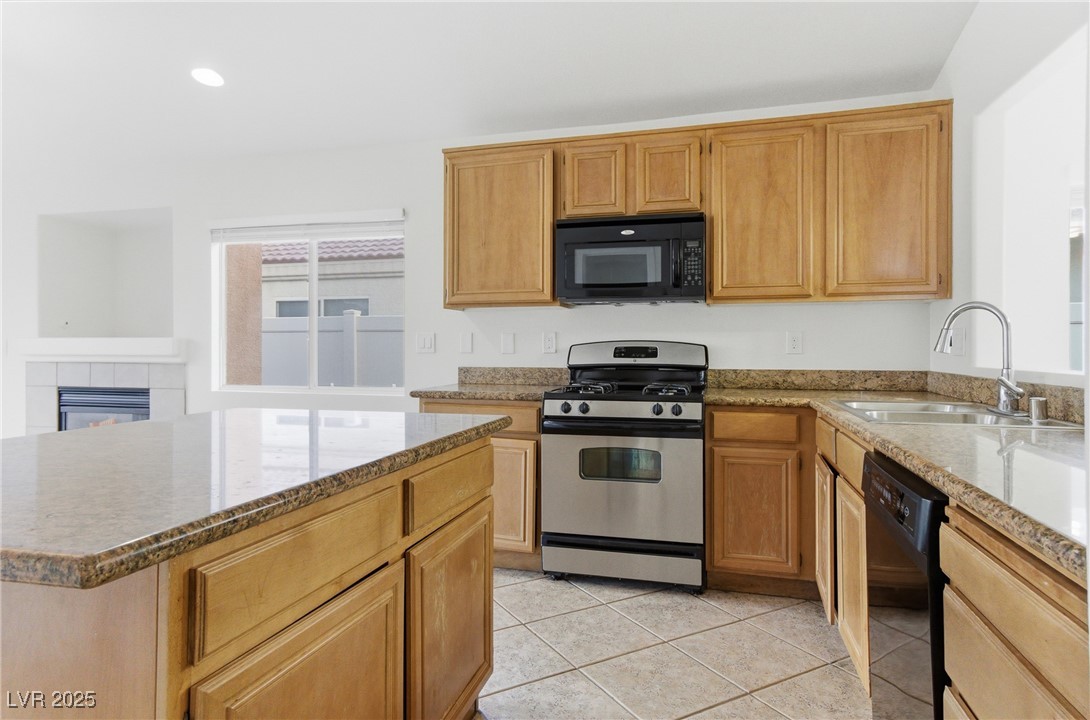 6670 Cinnabar Coast Lane North Las Vegas, NV 89084 - Photo 2 of 24