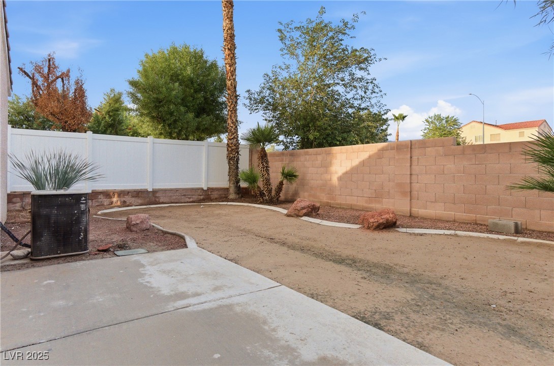 6670 Cinnabar Coast Lane North Las Vegas, NV 89084 - Photo 21 of 24