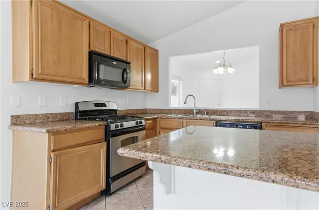 $1,925 | 6670 Cinnabar Coast Lane, North Las Vegas, NV 89084