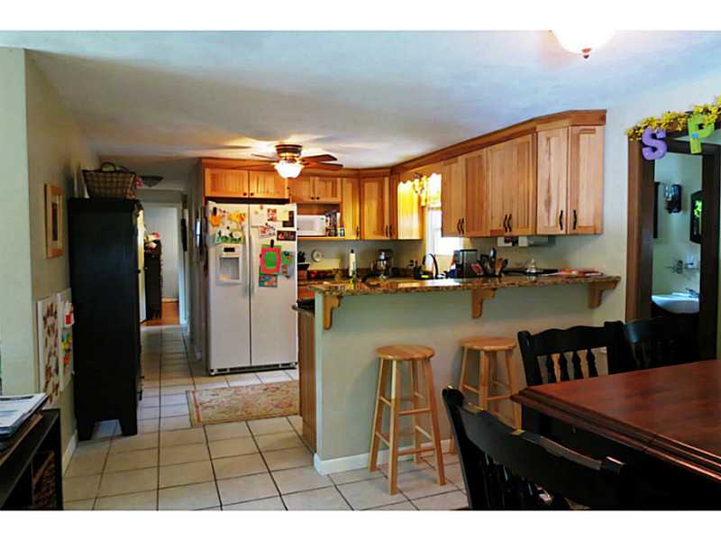 27 Hobbs Road Warwick, RI 02889 - Photo 3 of 17 Kitchen.