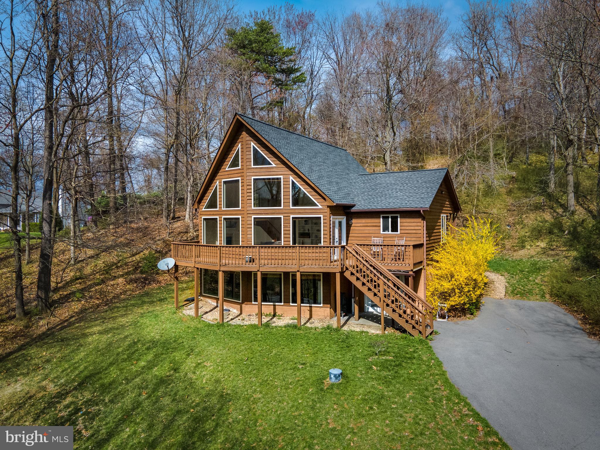 527 High Knob Road Front Royal, VA 22630 - Photo 2 of 31