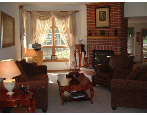 36 Raffaele Drive Waltham, MA 02452 - Photo 10 of 12 Gallery Image 10
