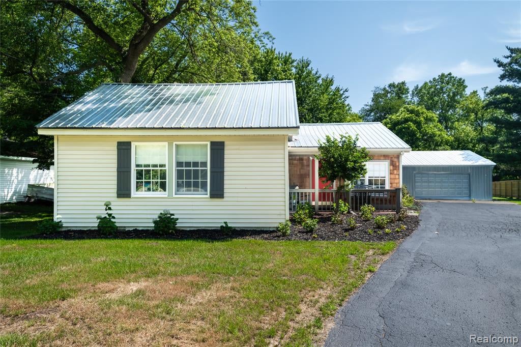 308 North Seymour Road Flushing, MI 48433 - Photo 29 of 30 Gallery Image 29