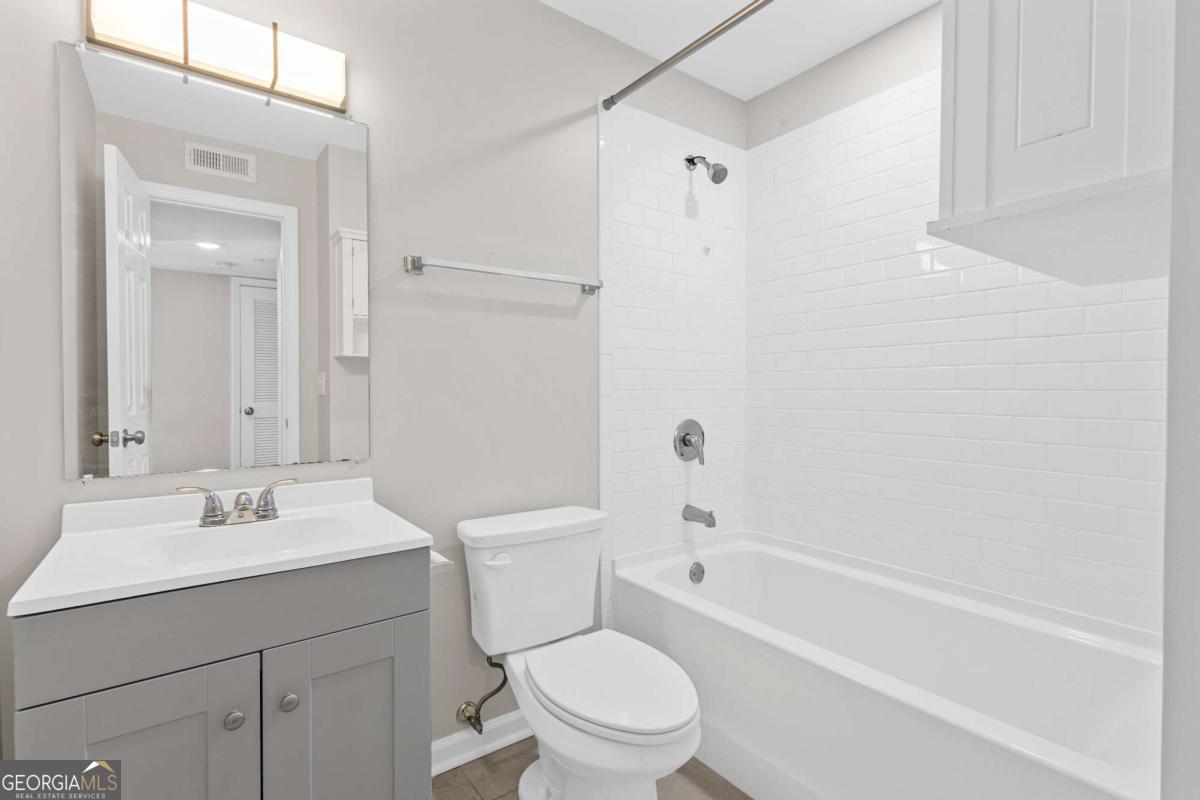 1166 Booth Road Southwest, Unit 407 Marietta, GA 30008 - Photo 16 of 18
