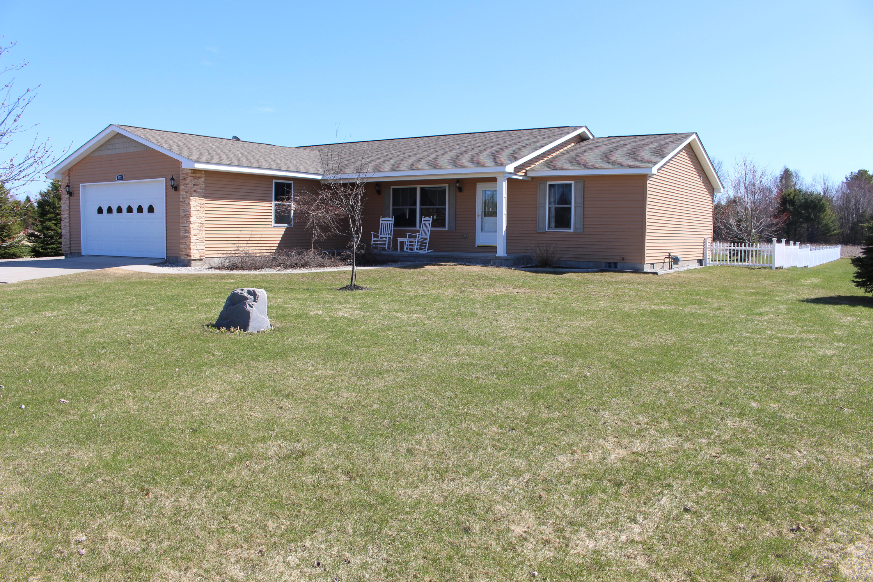9221 South River Road Cheboygan, MI 49721 - Photo 1 of 19 Gallery Image 1