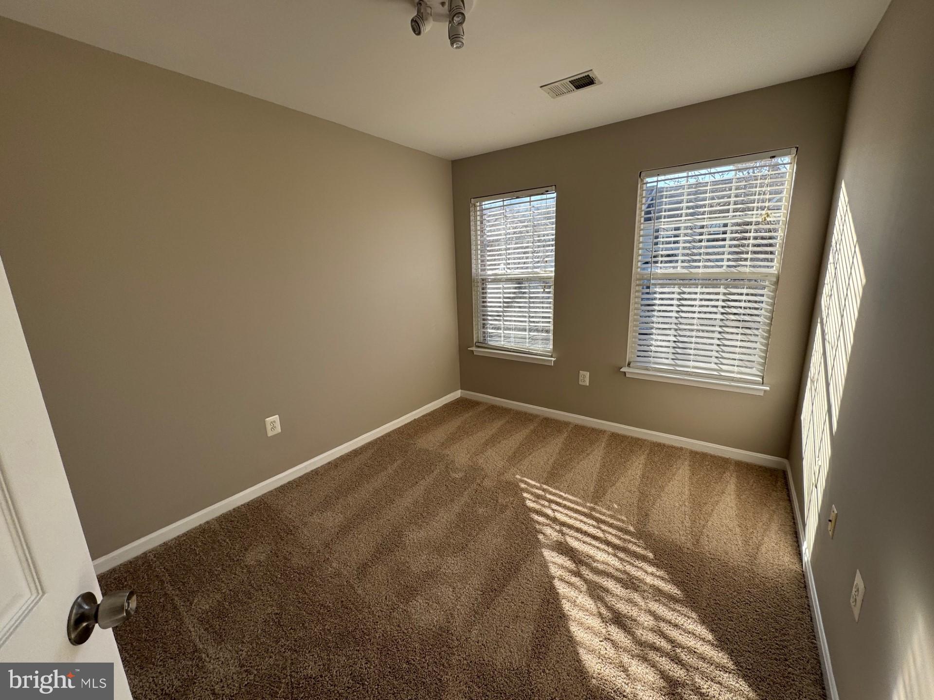 14190 Hunters Run Way Gainesville, VA 20155 - Photo 19 of 34