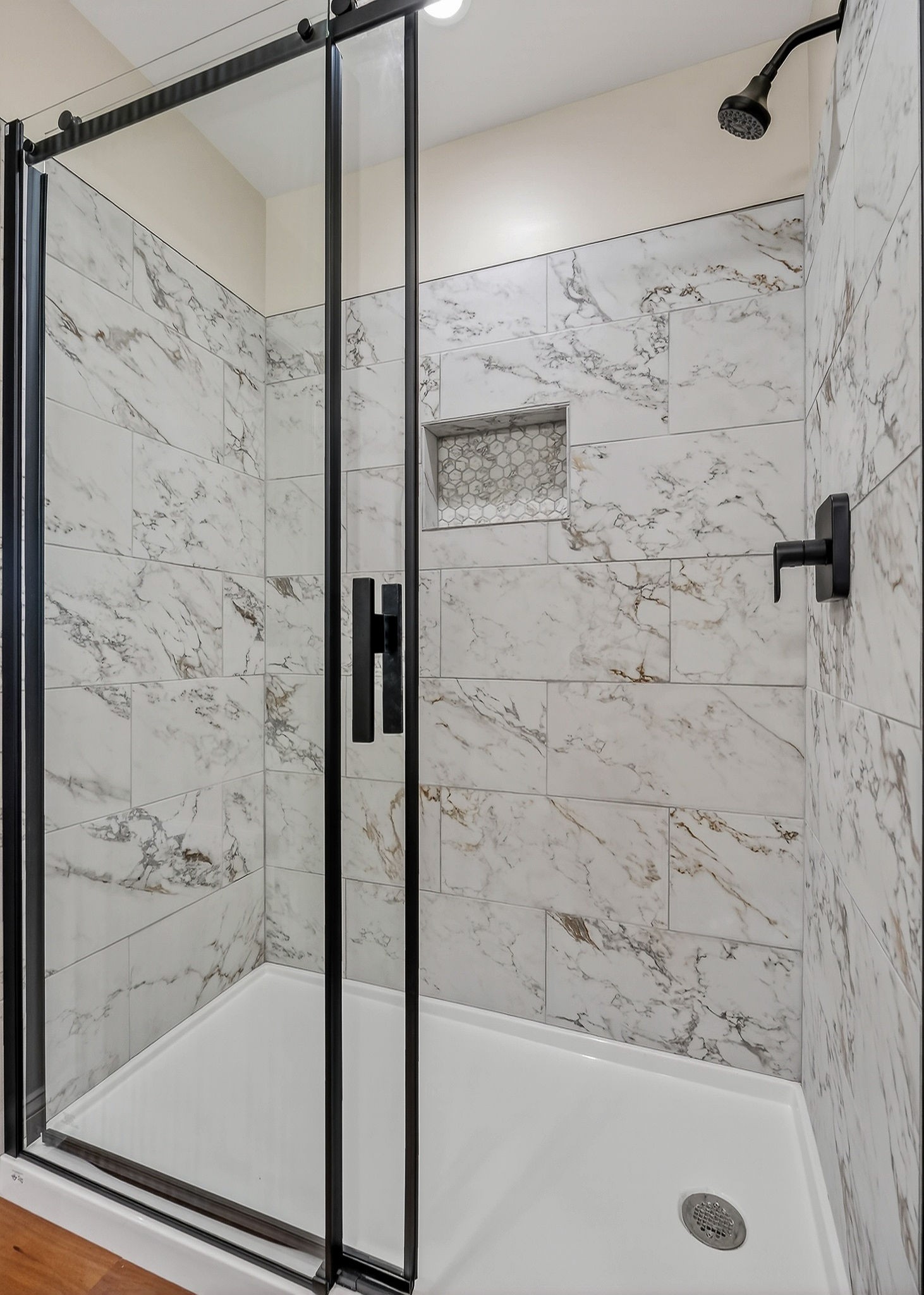 270 Rich Loop Sparta, TN 38583 - Photo 22 of 41 a bathroom with a shower and a bath tub