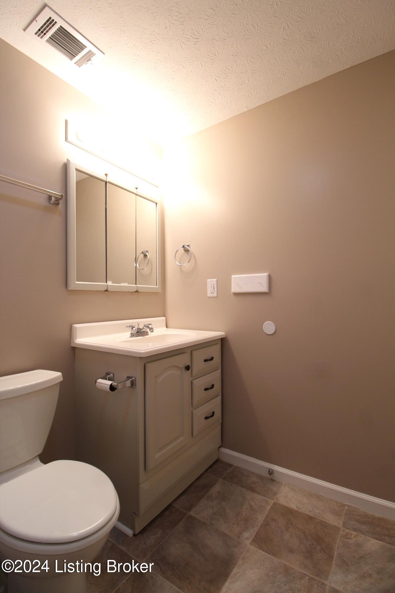 6511 Delton Road Louisville, KY 40258 - Photo 44 of 73 IMG_5843