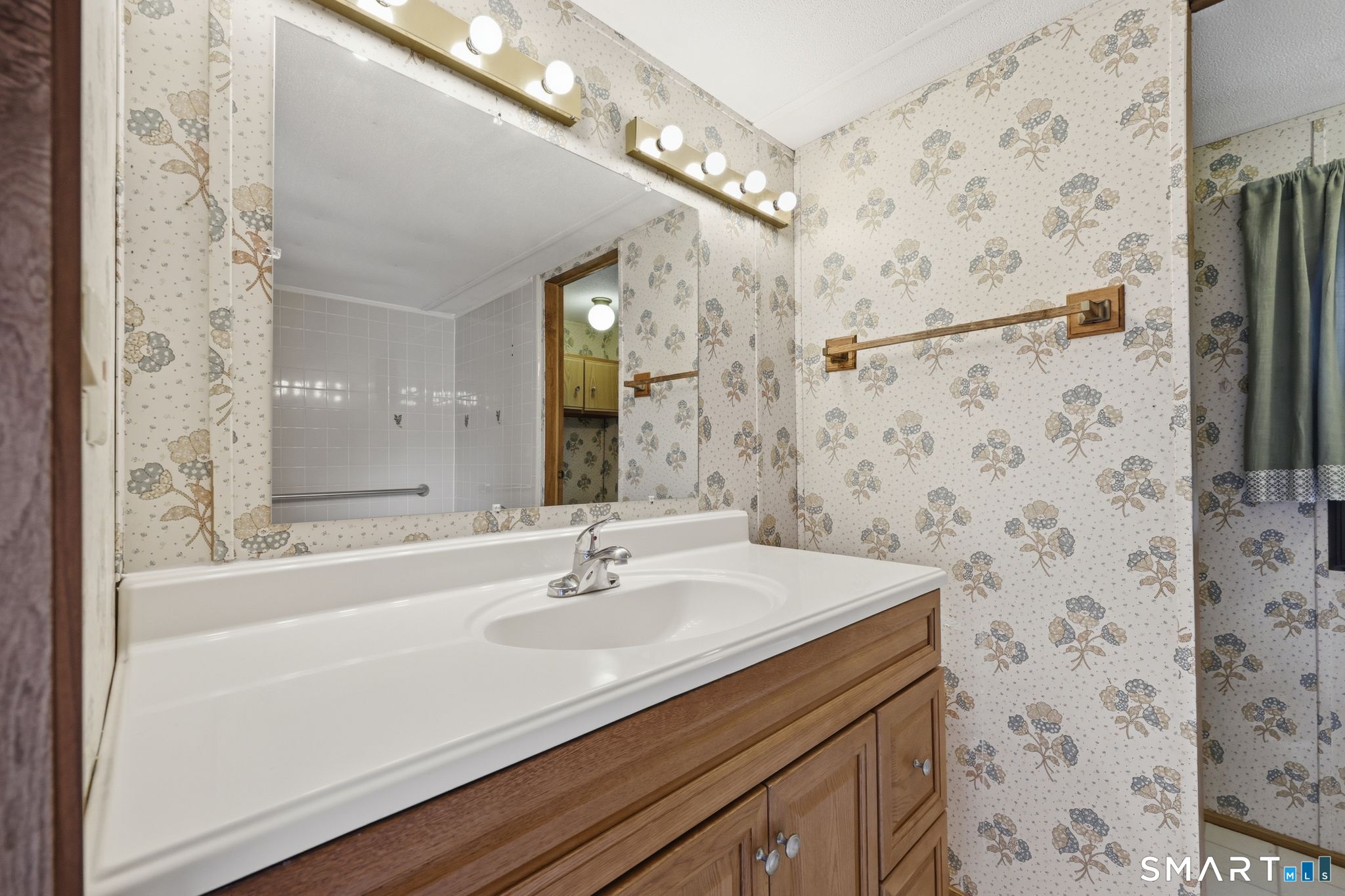 325 Kelly Road Vernon, CT 06066 - Photo 19 of 37