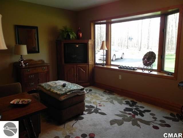 2689 West Wing Road Mount Pleasant, MI 48858 - Photo 12 of 23 1773719-11.JPG