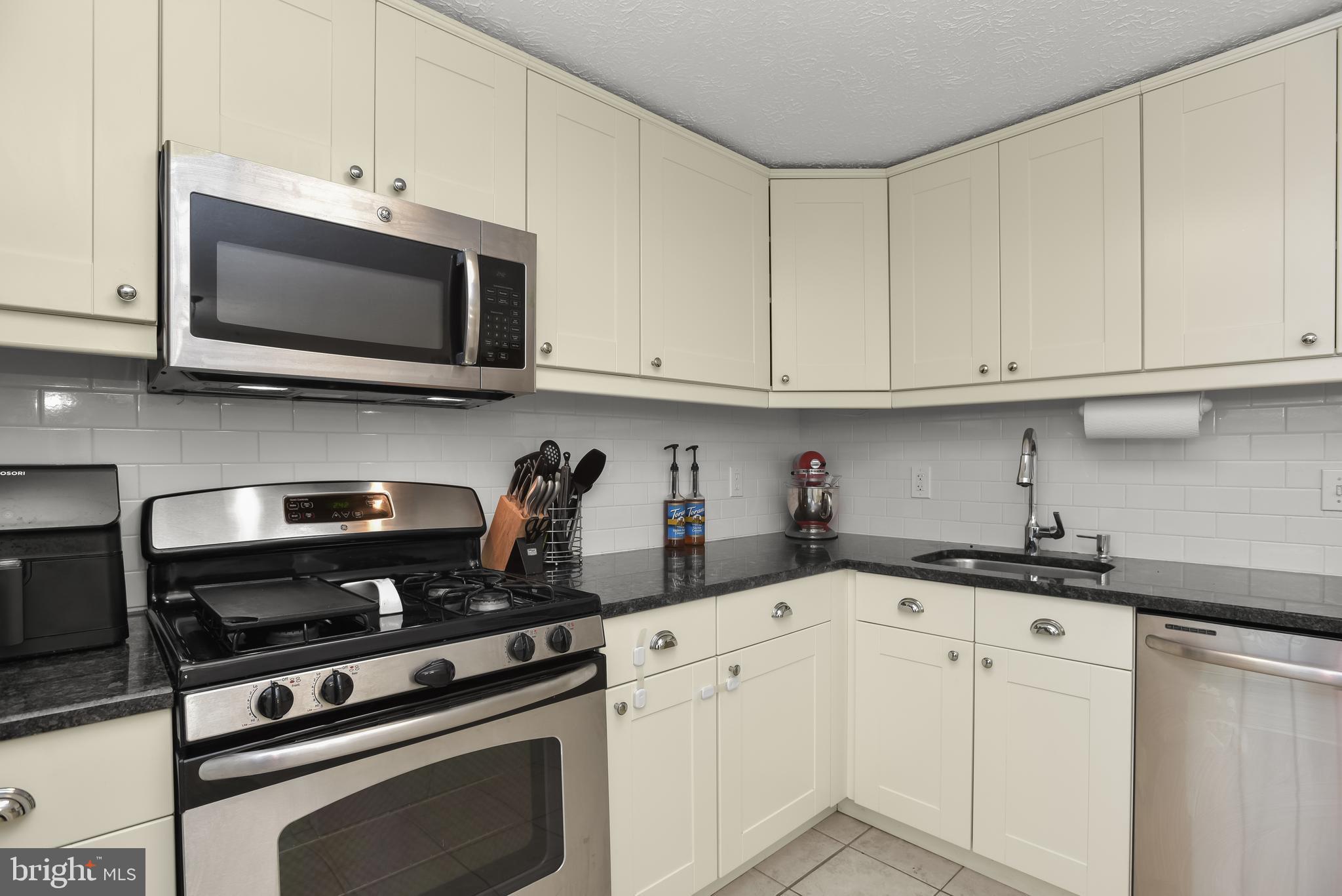 2490 Warm Spring Way Odenton, MD 21113 - Photo 11 of 50 Kitchen