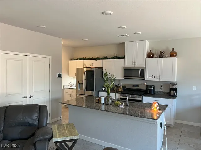 $484,000 | 9551 Spyglass Run Avenue, Las Vegas, NV 89178