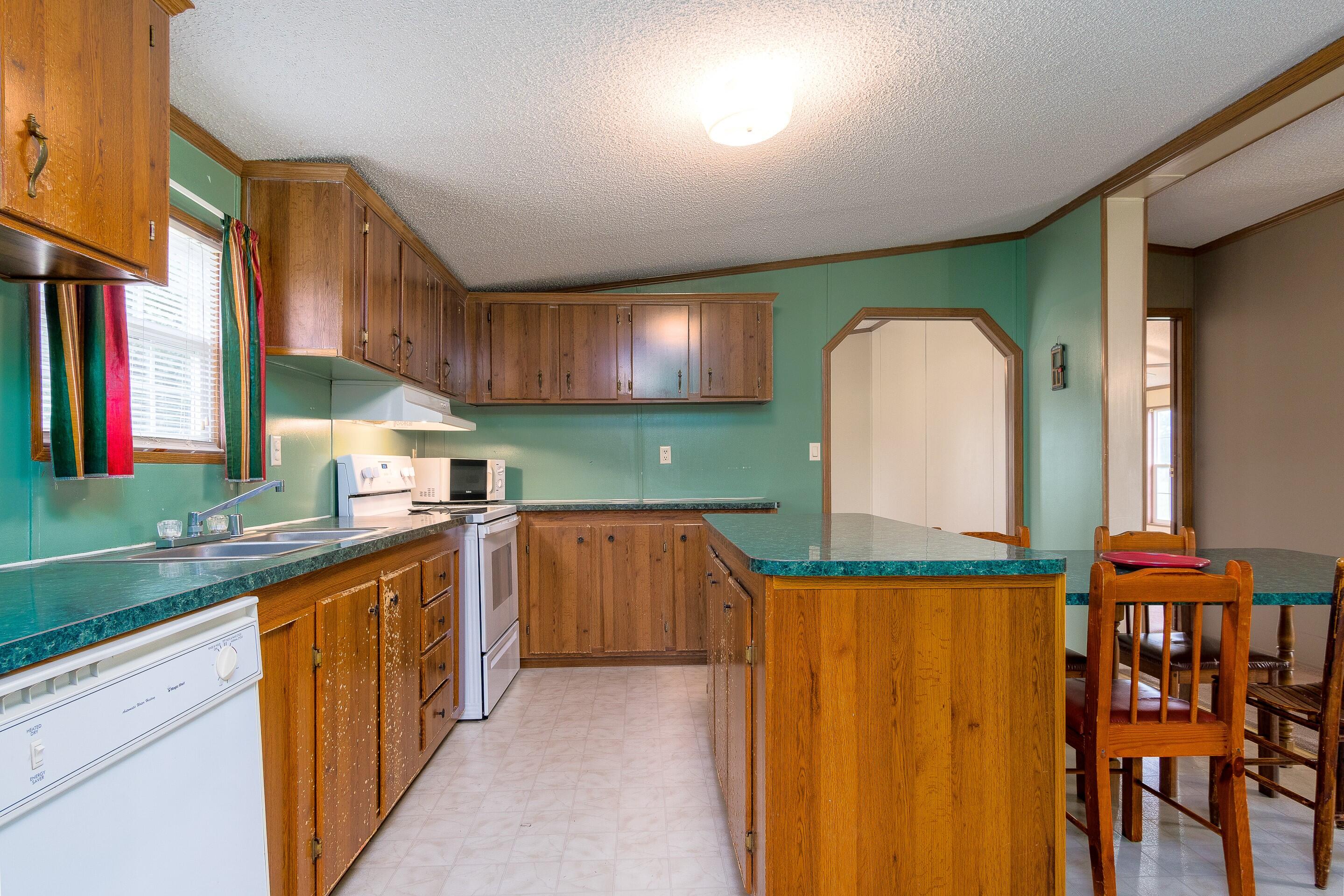 111 Twin Pond Road Limestone, TN 37681 - Photo 10 of 26 12