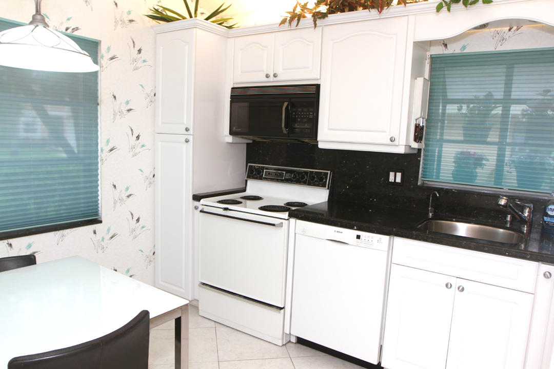 8064 Sweetbriar Way, Unit A Boca Raton, FL 33496 - Photo 3 of 24 IMG_1771