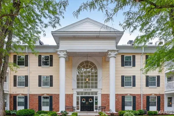 $289,900 | 15009 Claymoor Court, Unit 8, Chesterfield, MO 63017
