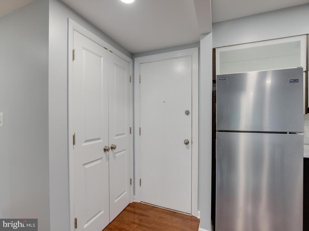 200 Cross Keys Road, Unit R35 Baltimore, MD 21210 - Photo 3 of 35 Main entry in condo with large closet