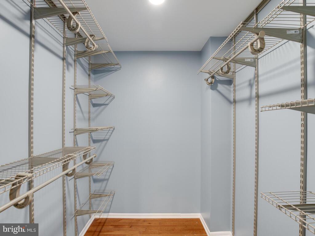200 Cross Keys Road, Unit R35 Baltimore, MD 21210 - Photo 21 of 35 Closet organizer system