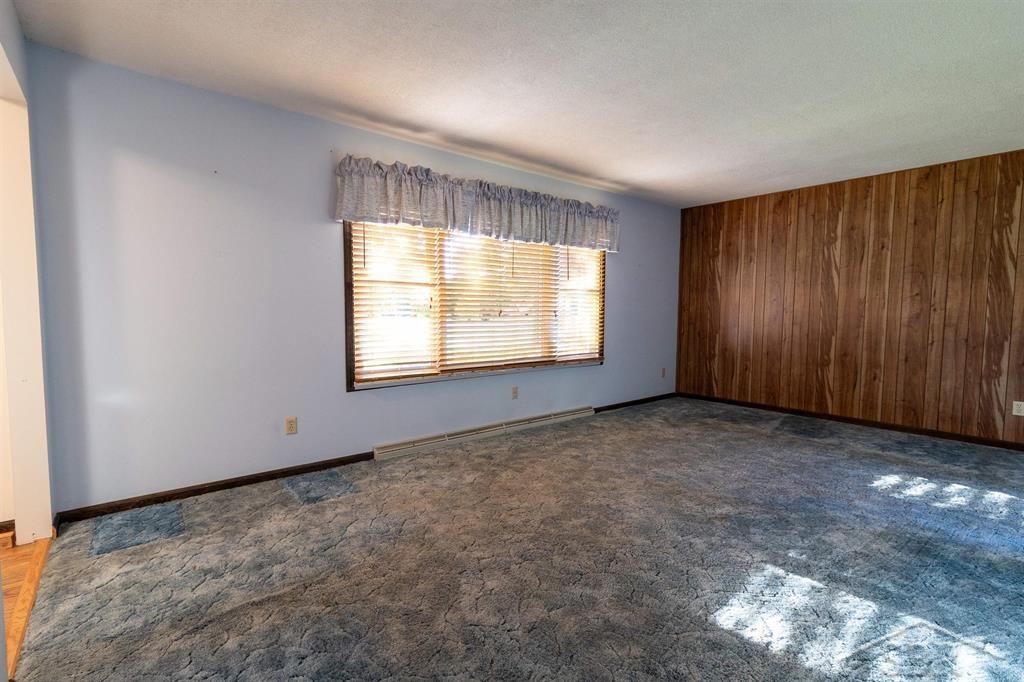 5944 Mackinaw Road Saginaw, MI 48604 - Photo 6 of 47 50121280-5.JPG