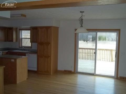 9078 North Robb Road Fowlerville, MI 48836 - Photo 4 of 10 20211594-3.JPG