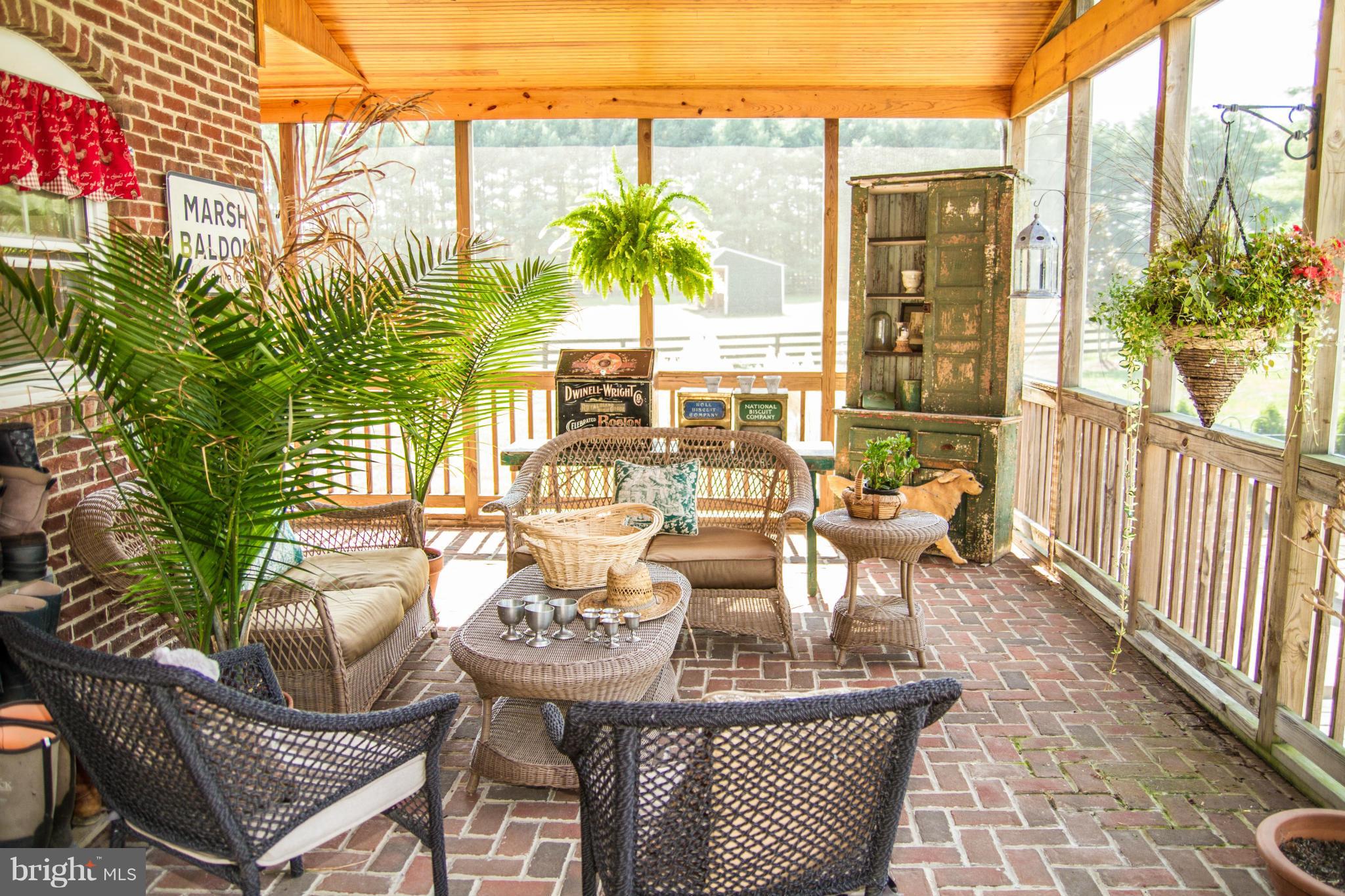 21197 St Louis Road Middleburg, VA 20117 - Photo 14 of 30 Screened In Porch