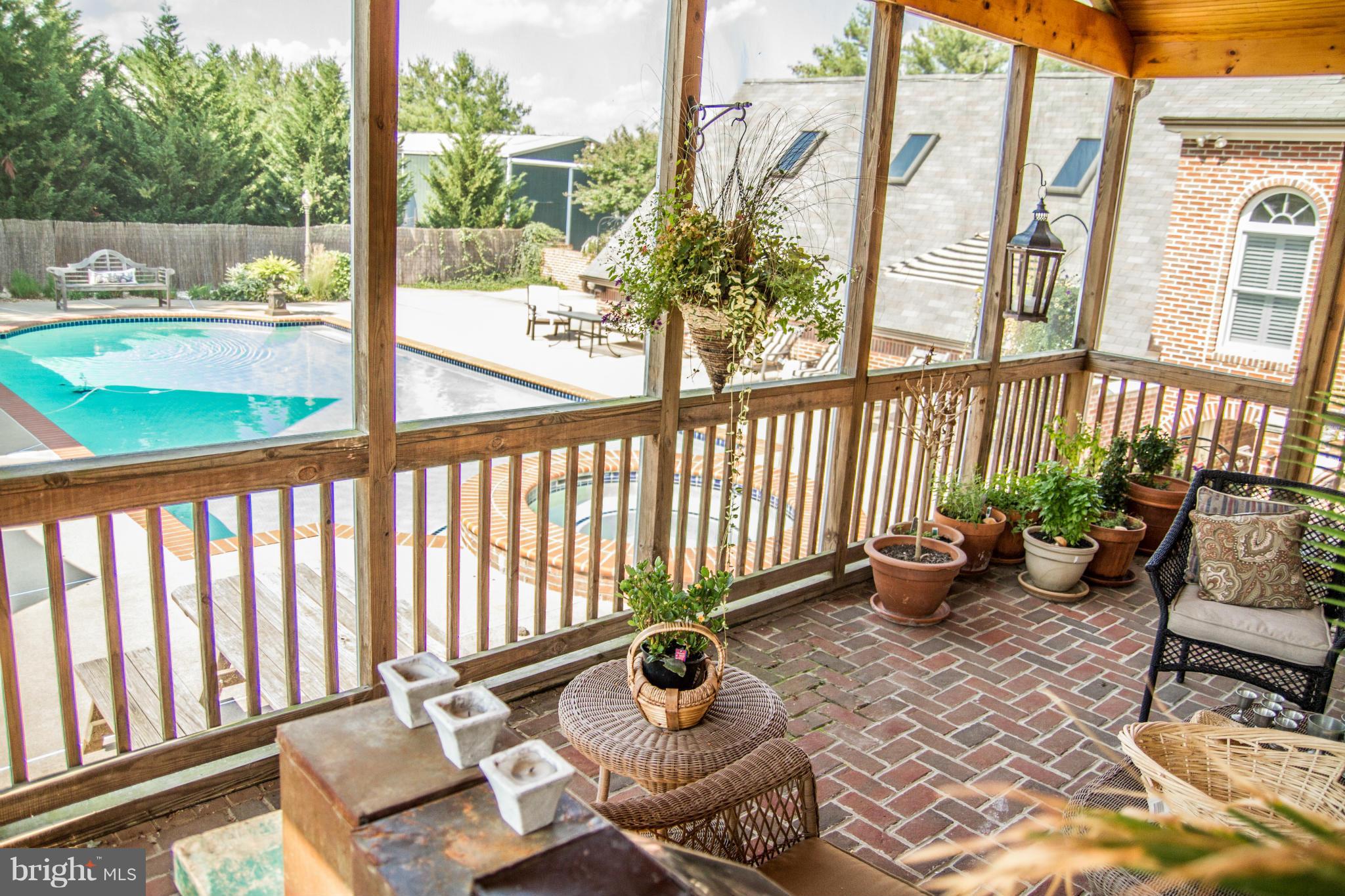 21197 St Louis Road Middleburg, VA 20117 - Photo 5 of 30 Porch & Pool