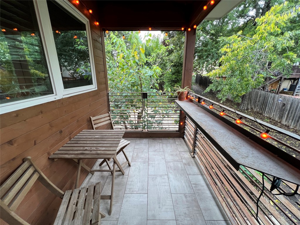 2206 East 9th Street, Unit B Austin, TX 78702 - Photo 8 of 15 a view of outdoor space with seating area