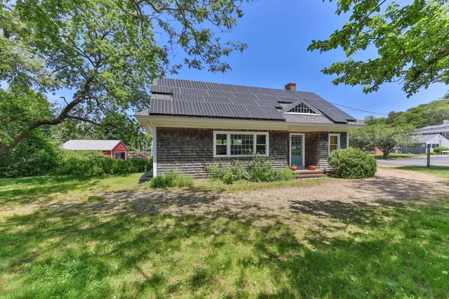 a picture of a room with a floor plan