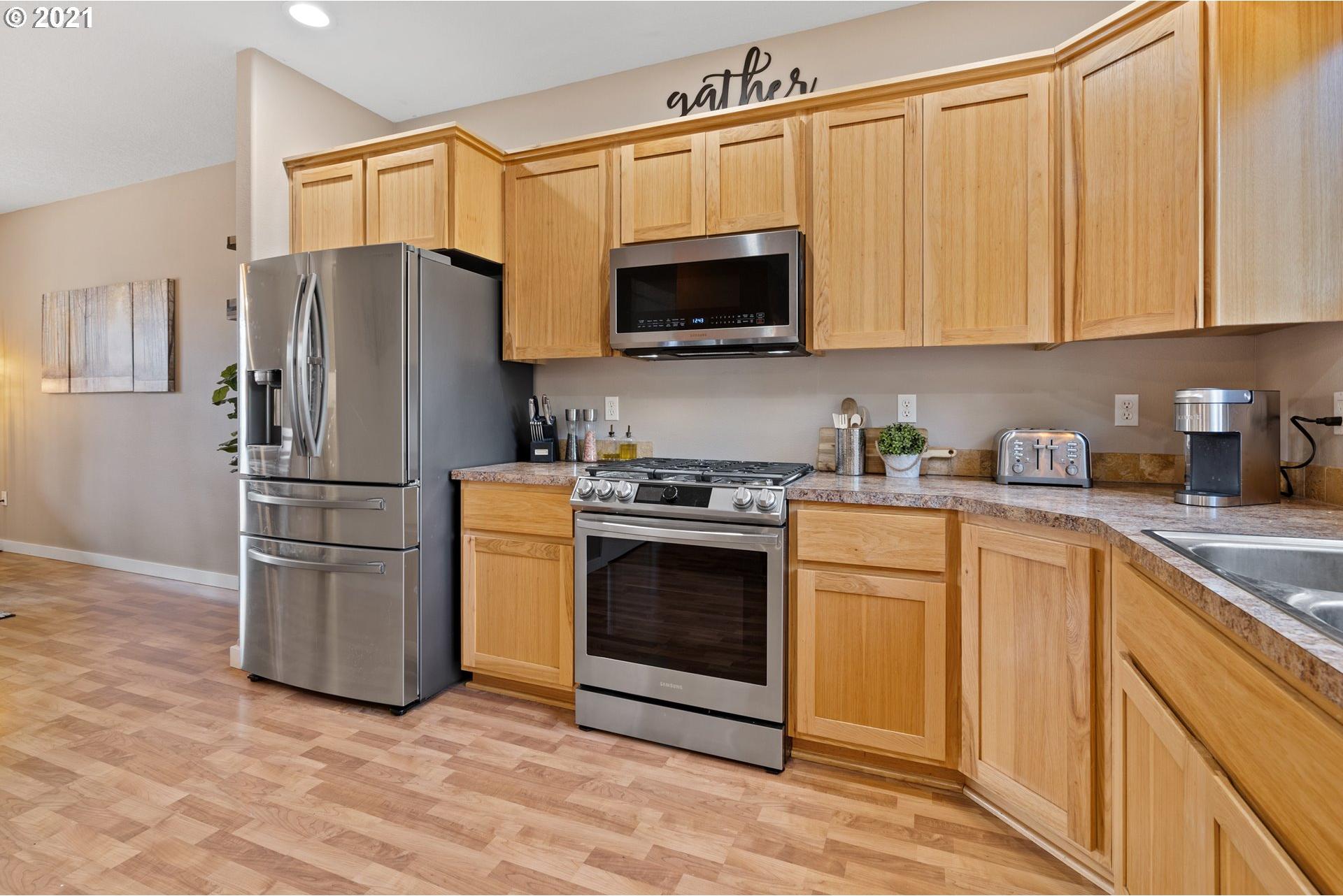 310 West Division Street Ridgefield, WA 98642 - Photo 8 of 32 Kitchen